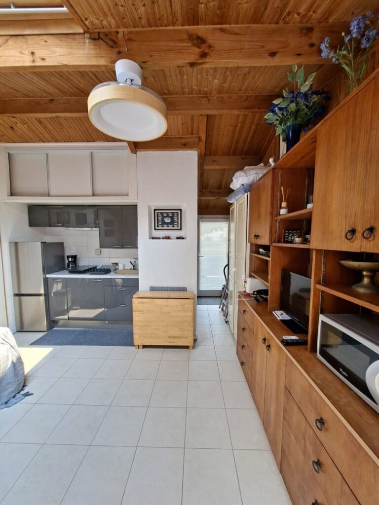Le studio vu depuis l'entrée : venir à Brétignolles-sur-Mer aux Fermes Marines